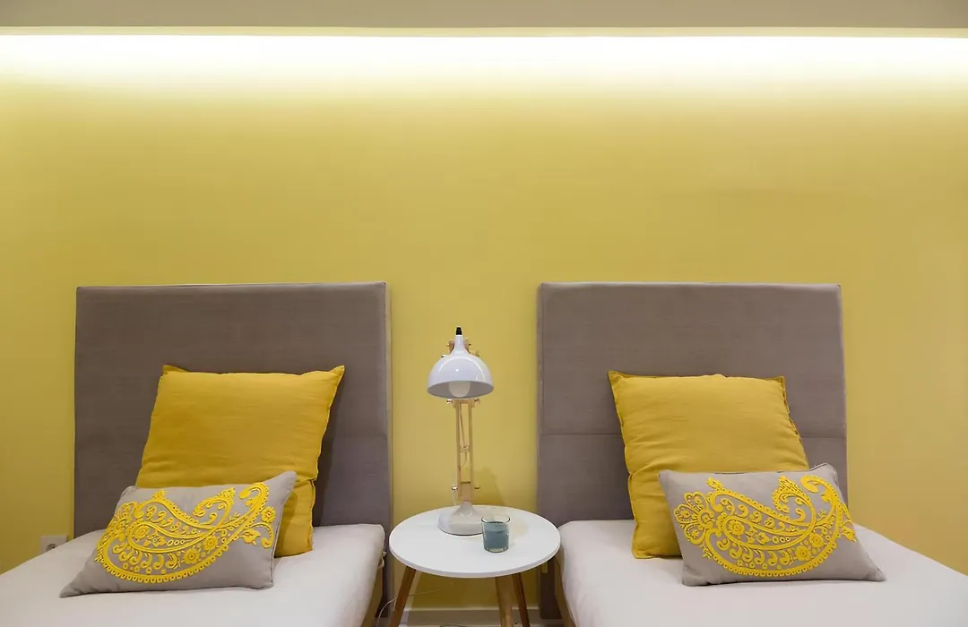 Casa Do Castelo 2- Work Or Relax In The Historic Heart Of Lisbon!-1