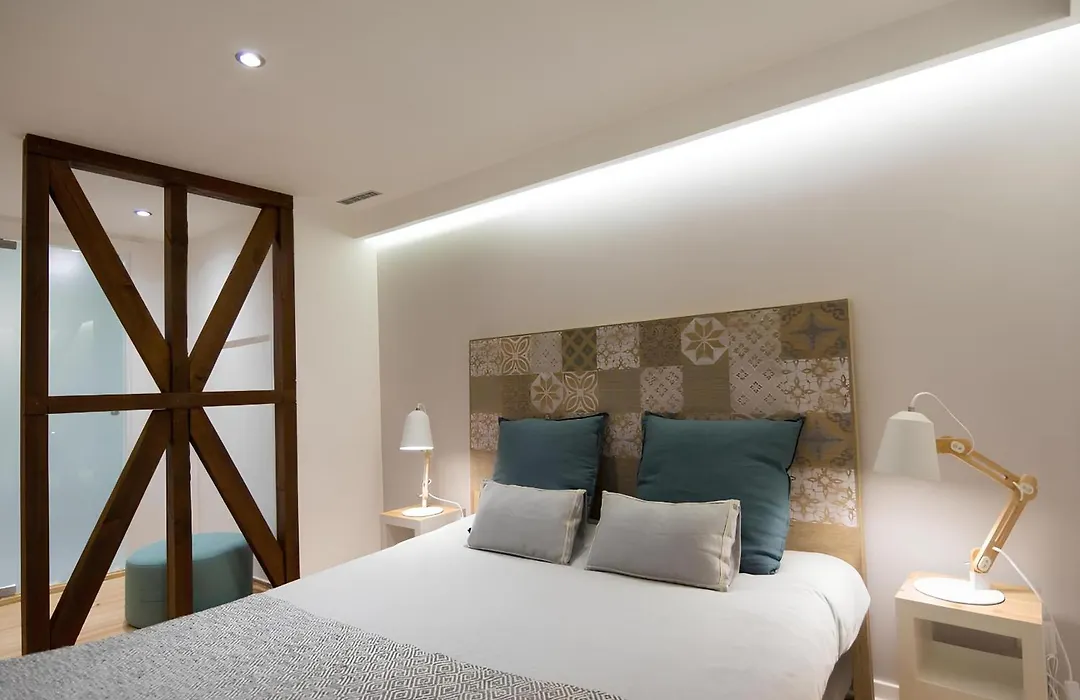 Casa Do Castelo 2- Work Or Relax In The Historic Heart Of Lisbon!-1